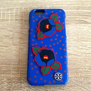 Tory Burch Blue Floral iPhone 7/8 case!
